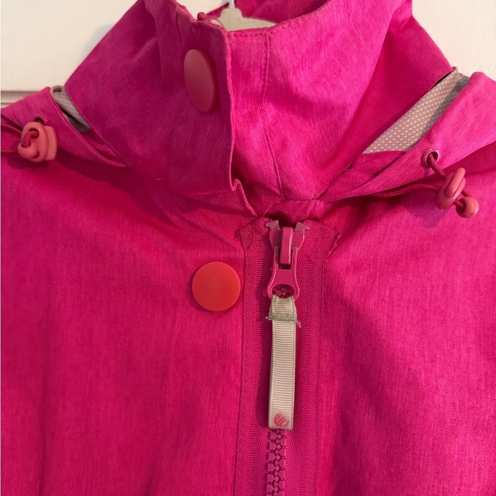 MPG Mondetta Performance Long Hooded Rain Jacket Hot Pink Small